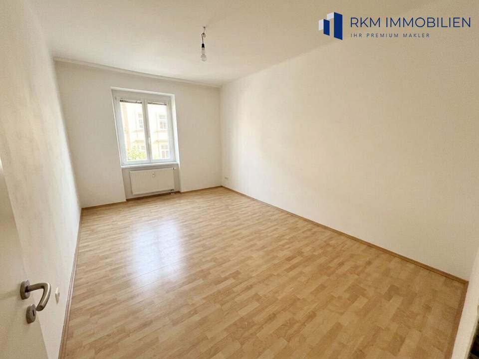 Renovierte helle 2-Zimmer-Wohnung mit Stadtblick in 1200 Wien, 53m², 260.000 €