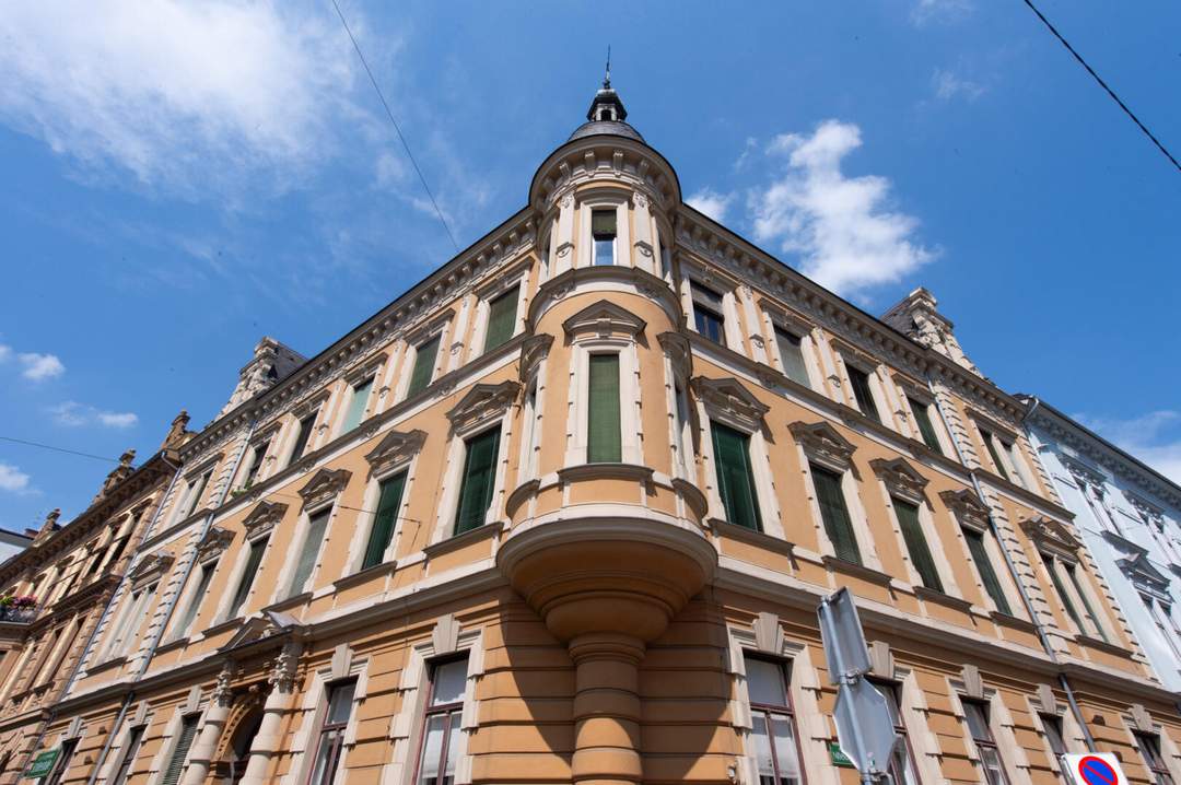 Exklusive Galerie-Maisonette-Wohnung in der Schillerstraße mit Blick auf die Herz-Jesu-Kirche!