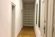 1040! Schönes Altbaubüro (teilbar) mit 4 Balkonen Nähe Karlsplatz!