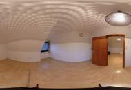 Haus mit zwei Wohneinheiten und Gartenidylle