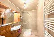 TRAUMHAFT SONNIGE 2-ZIMMER-DACHGESCHOSS-WOHNUNG IM GRÜNEN
