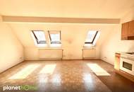 Leben im Trendviertel – Dachgeschosswohnung beim Vorgartenmarkt