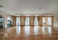 Villa mit Nebengebäude und Pool in Top-Ruhelage