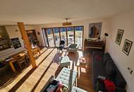 Lichtdurchflutetes Haus mit viel Platz!