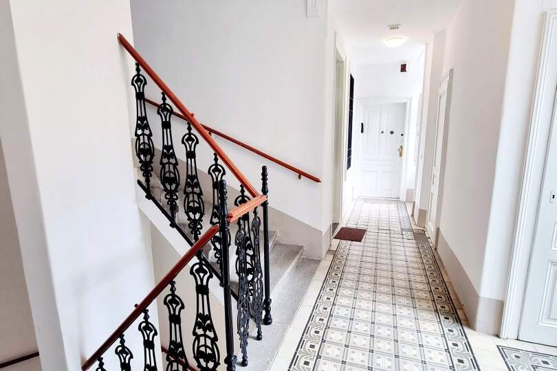 Noch keine Schönheit – aber viel Potenzial! Raumwunder - Selbst Gestalten! Sanierungsbedürftige Altbauwohnung! U-Bahn ums Eck + Traumhaft renoviertes Altbauhaus + Optimalste Infrastruktur und Anbindung!, Wohnung-kauf, 330.000,€, 1030 Wien 3., Landstraße