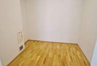 UNBEFRISTETET, INNSTRASSE, gepflegte 89 m2 Altbau, Wohnküche, 2 Zimmer, Wannenbad, Parketten, Hofruhelage