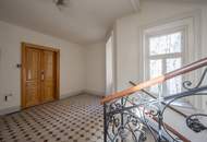 ++Airbnb++ Renovation Opportunity: Well-Located 2-Room Apartment with Potential