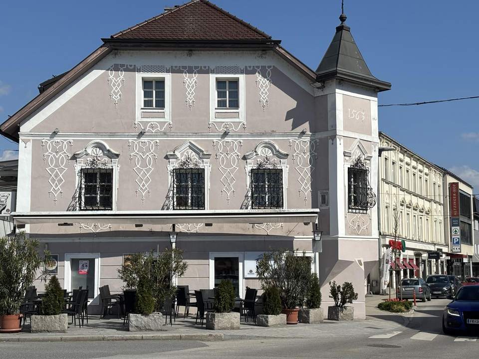 Café-Bistro-Bar mit Schanigarten in Top Lage