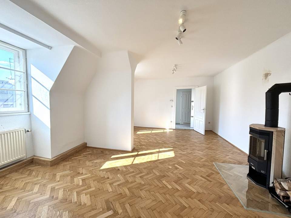 1150! Schöne 2-Zimmer DG-Wohnung nahe U3/Schweglergasse!