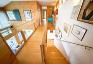 Einfamilienhaus im Zentrum von Neukirchen – 6 Zimmer, großem Garten, Garage &amp; Bürotrakt