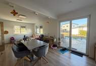 Modernes Niedrigenergiehaus in ruhiger Siedlungslage von Fürstenfeld. Durchdachte Raumaufteilung, großzügiger Garten und viel Platz!