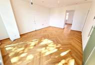 Wohnen auf einem neuen Level! Hochwertig sanierter Altbau mit 4,5 Zimmern, Sonnenbalkon und klimafreundlicher Erdwärme! Viel Privatsphäre + Viel Raum + Viel Grün!