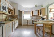 Mehrgenerationenhaus | vier Grundstücke, ca. 2.117 m² Grund, Pool, Sauna, zwei Garagen & großer Garten im Wienerwald