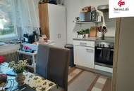 Preiswertes SANIERUNGSOBJEKT für Macher: 3-Zimmer-Wohnung mit Balkon &amp; Parkplatz