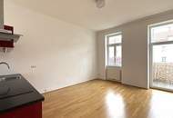 Top-sanierte, ruhige Altbauwohnung mit 4,5m² Balkon