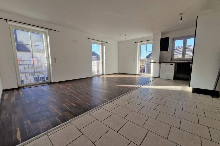 Moderne 2.Zi.-Wohnung mit Balkon im Zentrum, Wohnung-miete, 980,00,€, 5204 Salzburg-Umgebung