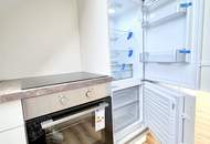 LUXURIÖSE DG-WOHNUNG MIT GROSSER TERRASSE UND KLIMAANLAGE NÄHE POSTSPORTPLATZ