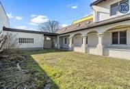 Charmantes Bauernhaus mit großem Grundstück, langgezogenem Hof, 2 Wohnungen und einem Swimmingpool