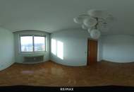 Sanierungsbedürftige 3-Zimmer-Eigentumswohnung mit Balkon, Loggia und Garage