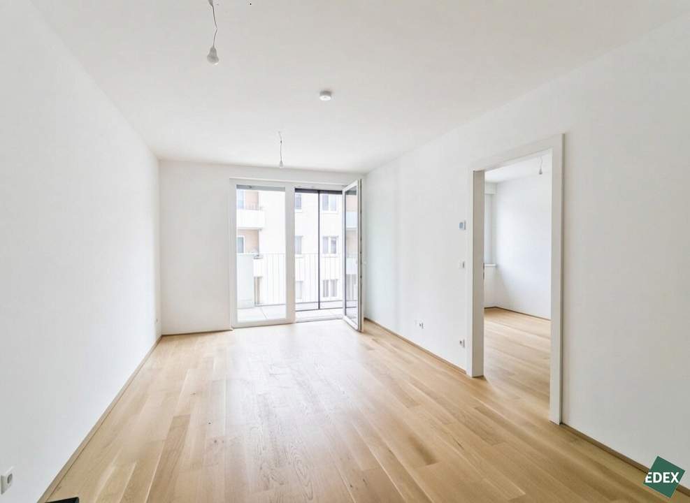 Mit 10m² Terrasse: Schöne 2-Zimmer-Wohnung nahe der U1