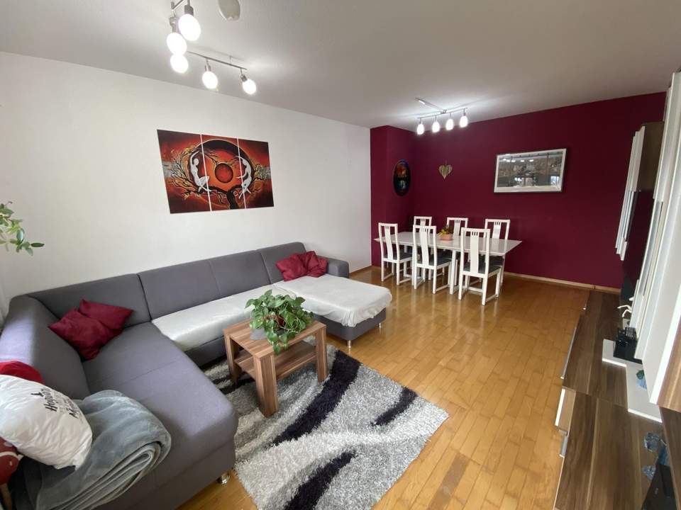 "Ruhige gepflegte Wohnung Nähe Bahnhof"