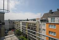 SONNIGE DACHGESCHOSS-MAISONETTE NAHE HANUSCH KRANKENHAUS