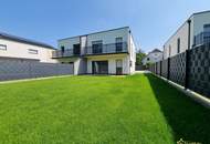 BAUBEGINN ERFOLGT! NUR NOCH 2 HÄUSER VERFÜGBAR. EXKLUSIVES DOPPELHAUSPROJEKT. 5 ZIMMER. ZIEGELHAUS MIT KELLER, BALKON, TERRASSE, CARPORT.