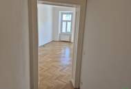 3-Zimmer-Altbauwohnung mit Einbauküche!