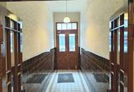 Anlegerwohnung in stilvollem Altbau mit rund 3,50% Rendite
