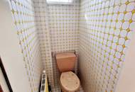Entzückende Altbauwohnung mit Sanierungsbedarf! Balkon optional möglich! Grüner Innenhof + Ruhelage + Schönes Altbauhaus! Jetzt selbst gestalten und einziehen!