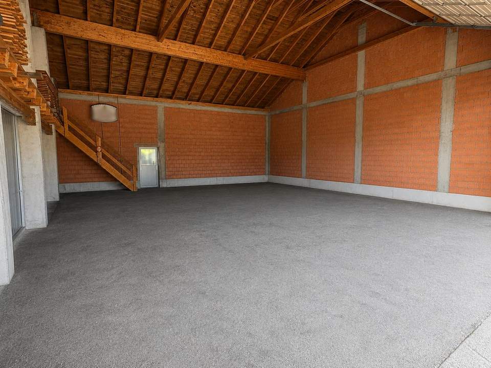 Vielseitige Lager-, Gewerbe- oder Werkshalle an Fernstraße 137 zu mieten