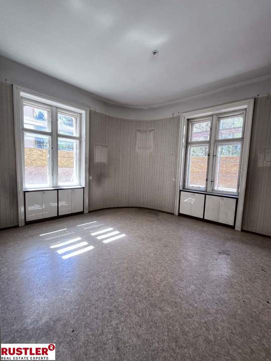 Sanierungsbedürftige Altbauwohnung in Prachtvollen Altbauhaus | Best-Lage Meidlings!