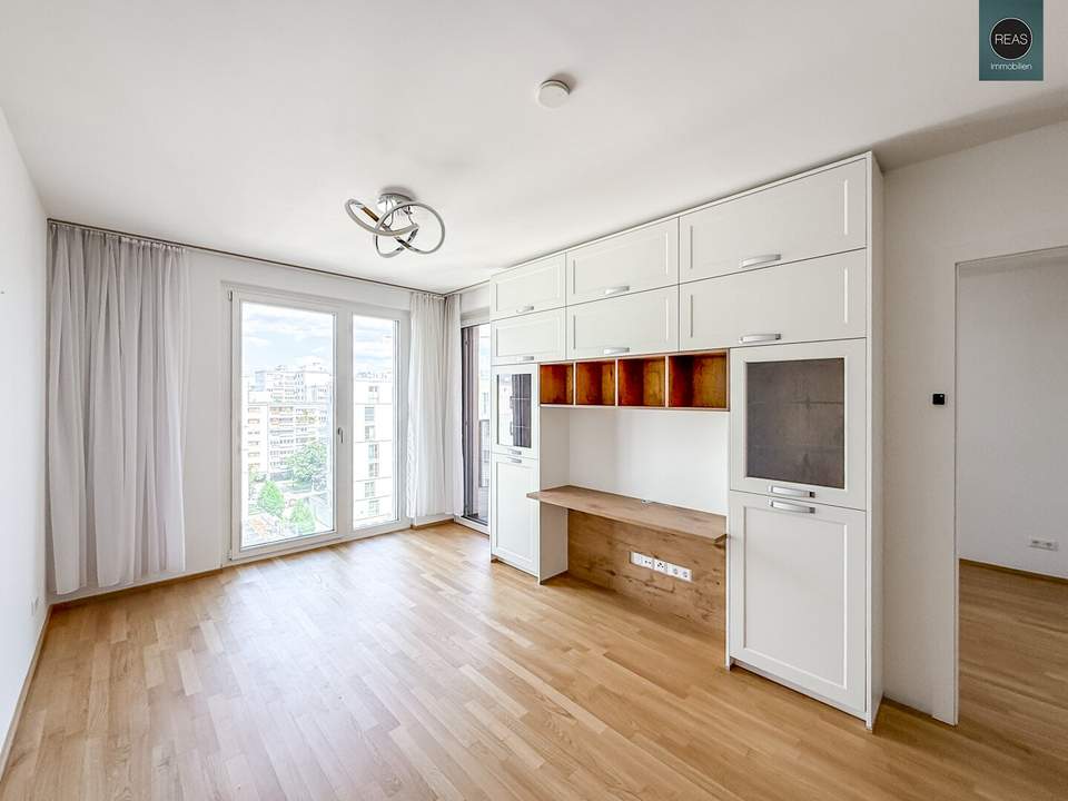 Provisionsfrei: Apartment beim Grünareal „Freie Mitte“ - Teilmöbliert, Deckenkühlung, Panoramabalkon, Gym!