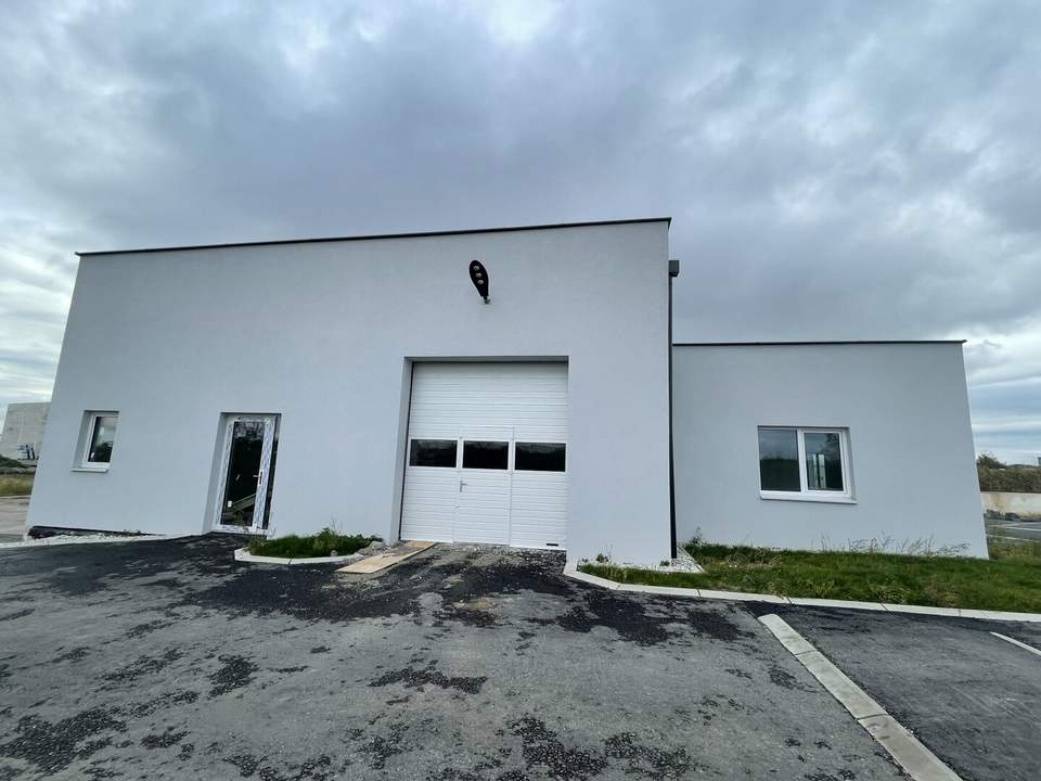 Große Halle, Werkstatt, Lager ca. 180 m²