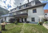Sanierungsbedürftige Eigentumswohnung in St. Peter-Freienstein mit 4 Zimmern und Balkon