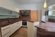 Vielseitiges Einfamilienhaus mit Pool, Garagen und großem Potenzial in Leibnitz