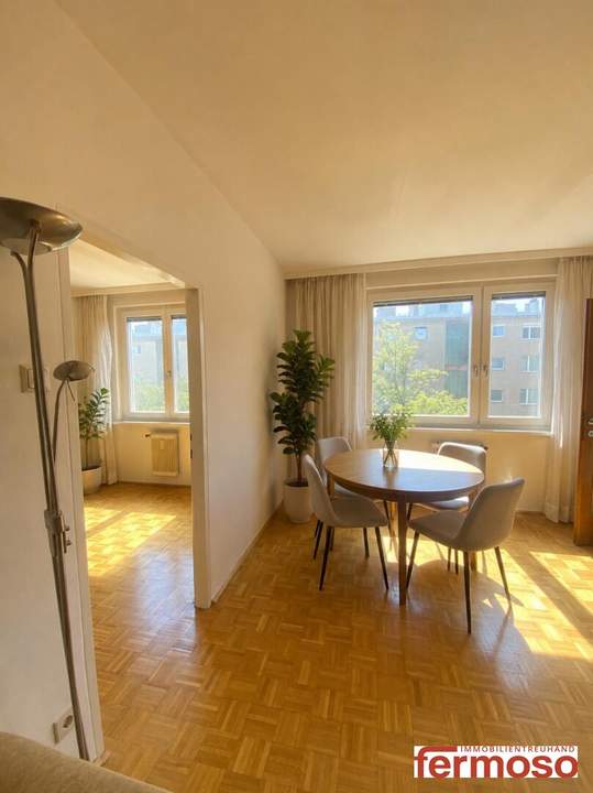 Helle sonnige Wohnung mit grünem Innenhof in bester Lage von 1100 Wien