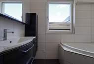 Hochwertige Familieninsel mit Reihenhauscharakter