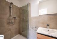 ** Top gepflegte 4 Zimmer Dachgeschoss Wohnung mit Alleinutzung 3er hofseitigen Terrassen - Maisonette Wohnung - Nähe Bahnhof Gersthof ** ab sofort **