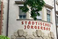 MODERNE DG WOHNUNG IN ELEGANTEM ALTBAU