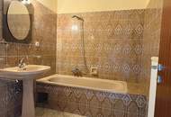 Toll geschnittene 3,5 Zimmer Wohnung + Loggia / TOP-Verkehrsanbindung / sanierungsbedürftig