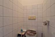 FREUNDLICHE ERDGESCHOSSWOHNUNG IM ZENTRUM VON GROßWEIKERSDORF MIT PARKPLATZ