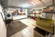 Gepflegtes großes Einfamilienhaus mit überdachtem Pool!