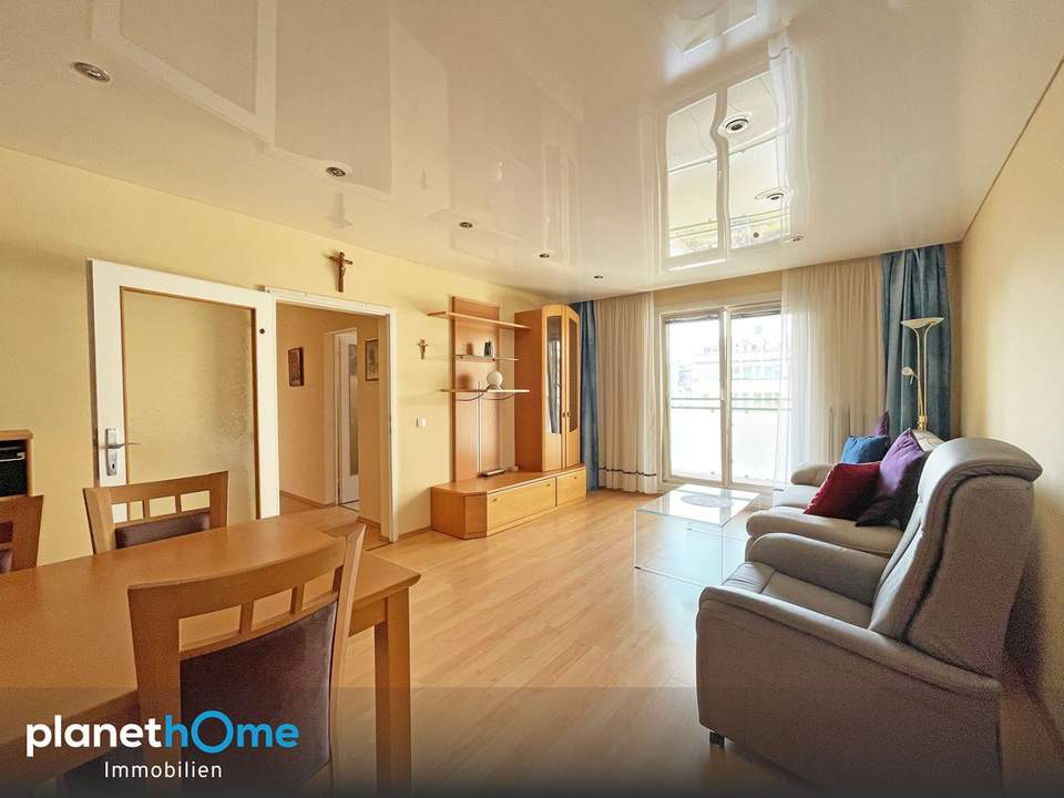 Lichtdurchflutete 3-Zimmer-Wohnung mit Loggia - hohes Stockwerk, gepflegter Zustand