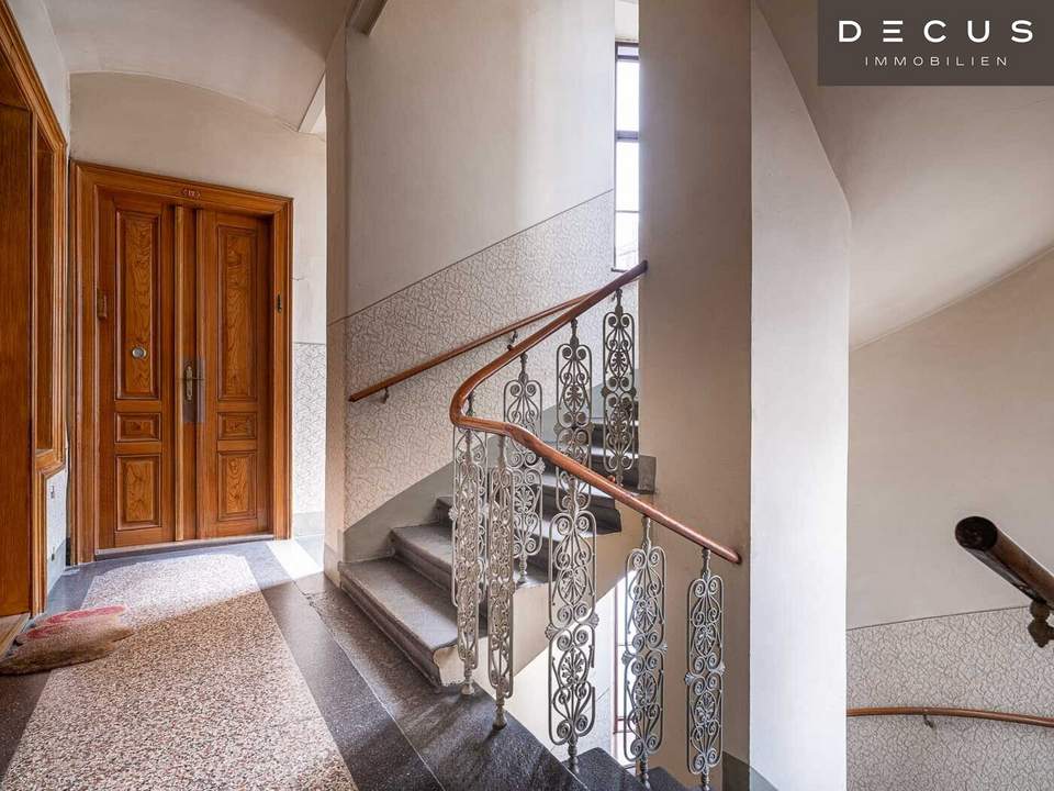 Komplett leeres Zinshaus im 5. mit Baubewilligung