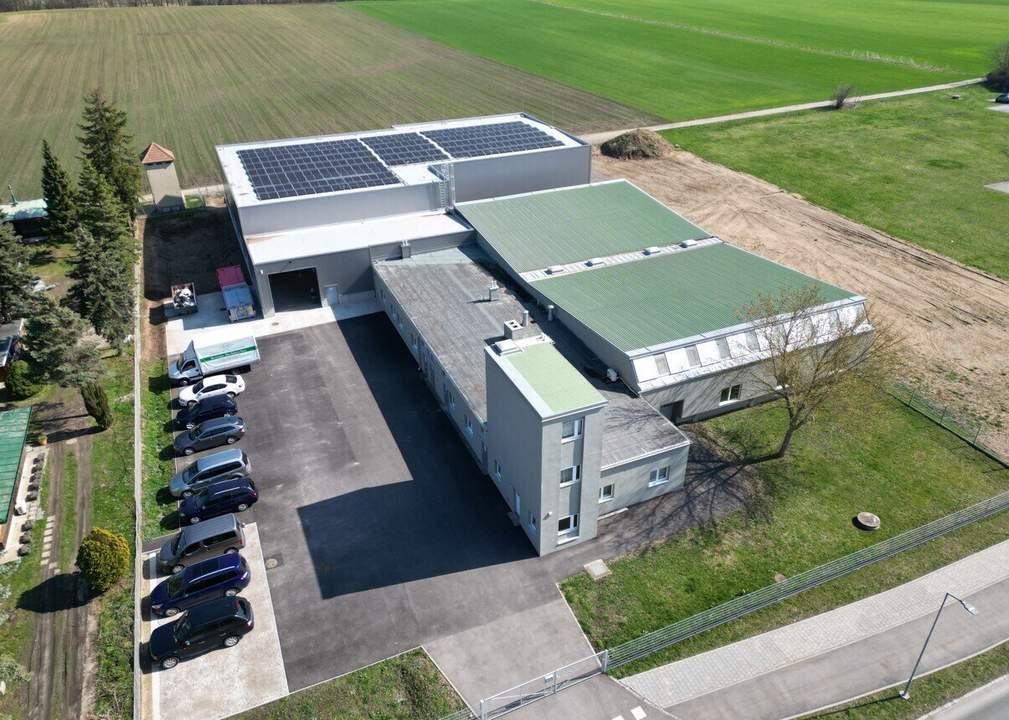 Modernes Betriebsobjekt mit Zubaupotenzial auf 6.712 m² Grund