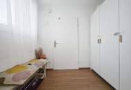 Helle 2-Zimmer Dachgeschosswohnung mit hofseitiger Terrasse | Markt- und U-Bahnnähe