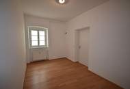 Mehrparteienhaus im Zentrum