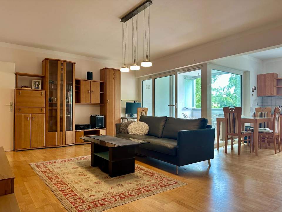Schöne 3-Zimmer-Wohnung mit Loggia