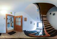 Zweifamilienhaus mit großem Garten, KFZ-Stellplätzen, Carport und Garage